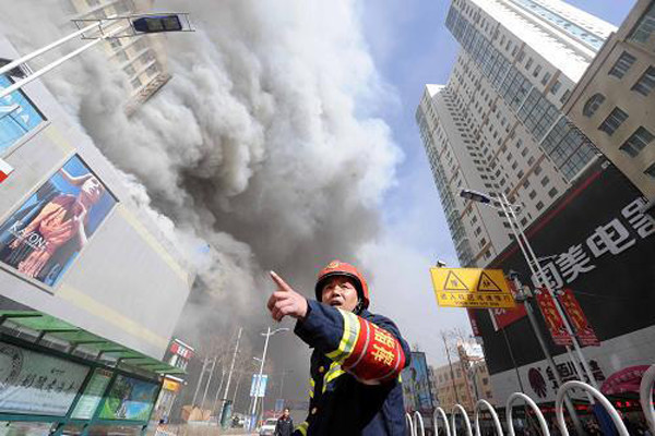 华盛消防炮塔：大型商场发生火灾，事关生命，绝不可轻视！